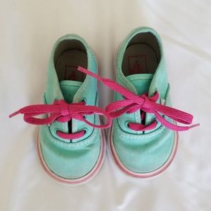 Van's toddler size 4